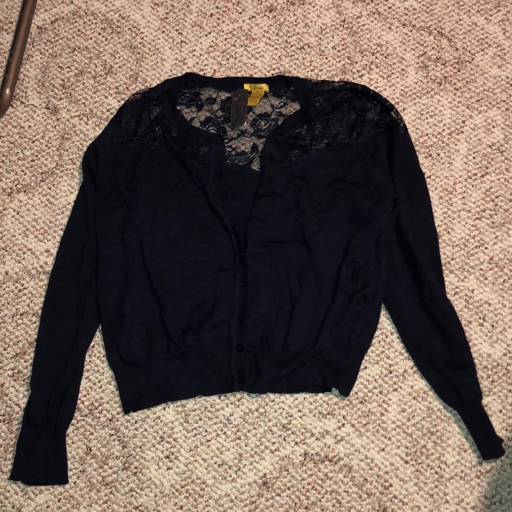 Finesse 2x crop lace sweater